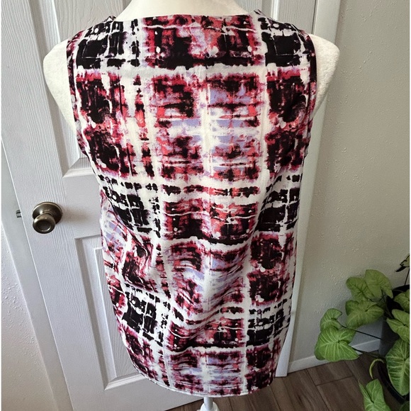 *Olive and Oak Sleeveless Top - Picture 2 of 6